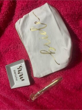 White 'bride' Makeup Bag with Gold Script